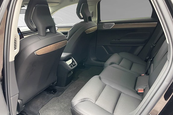 Volvo ES90 8 of 18