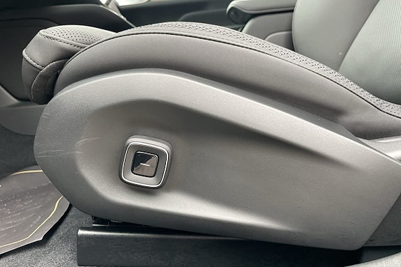 Volvo ES90 15 of 18