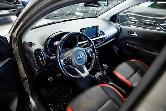 Kia Picanto 7 of 15