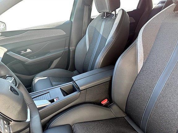 Peugeot 308 SW 4 of 16