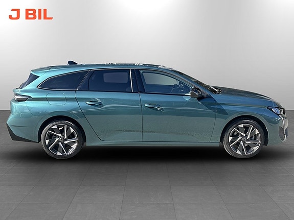 Peugeot 308 SW 14 of 16