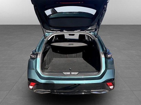 Peugeot 308 SW 16 of 16
