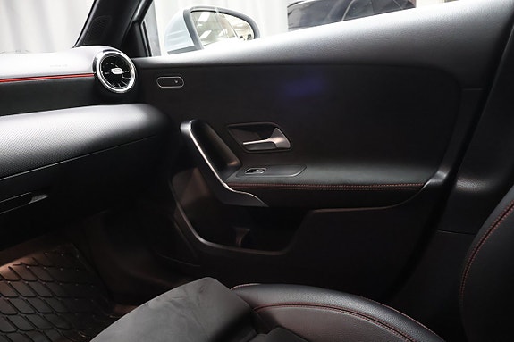 Mercedes-Benz A250 e 25 of 26