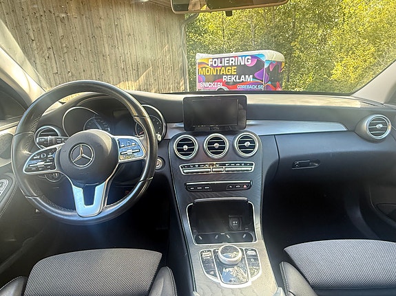 Mercedes-Benz C200 3 of 5