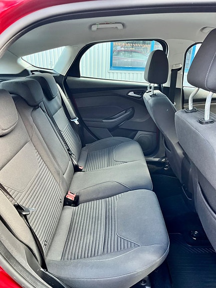 Ford Focus 9 of 11