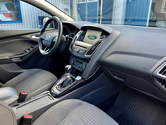 Ford Focus 7 of 11