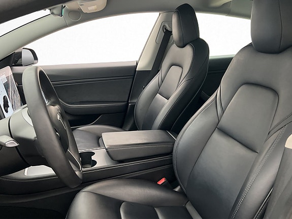 Tesla Model 3 13 of 30