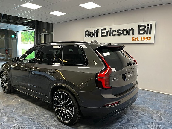 Volvo XC90 3 of 20