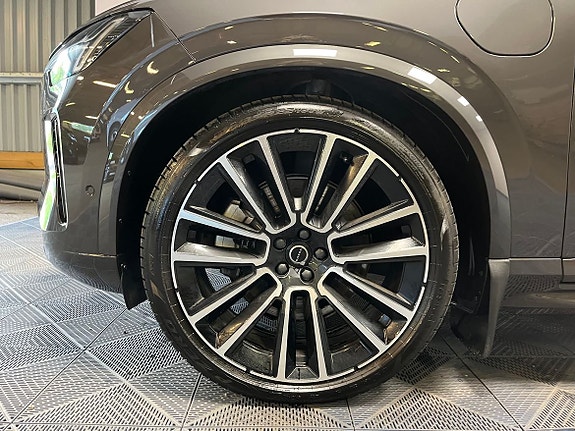 Volvo XC90 12 of 20