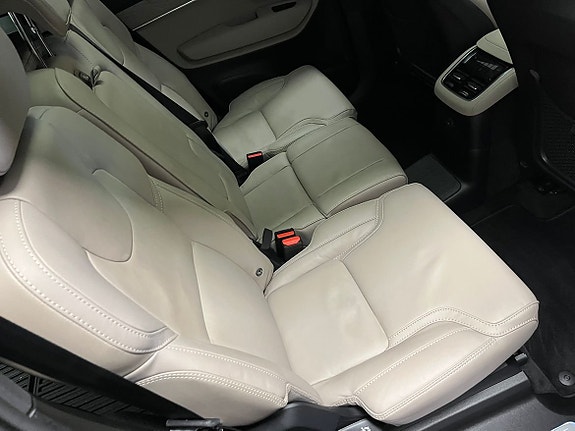 Volvo XC90 9 of 20