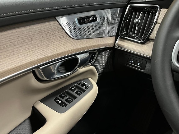 Volvo XC90 14 of 20
