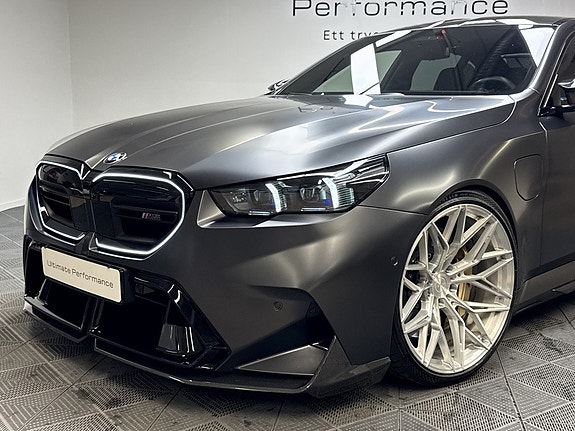 BMW M5 2 of 27
