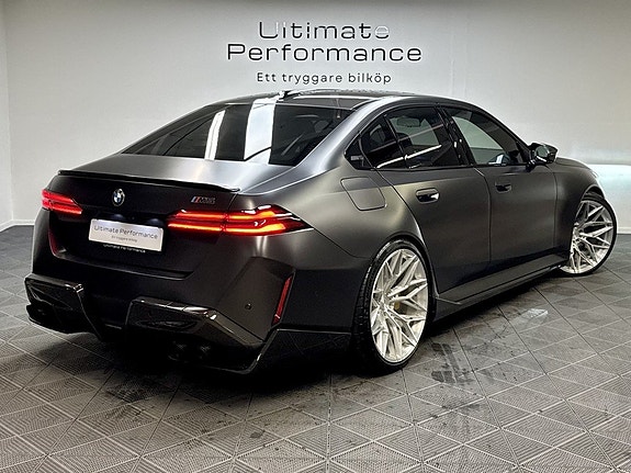 BMW M5 3 of 27