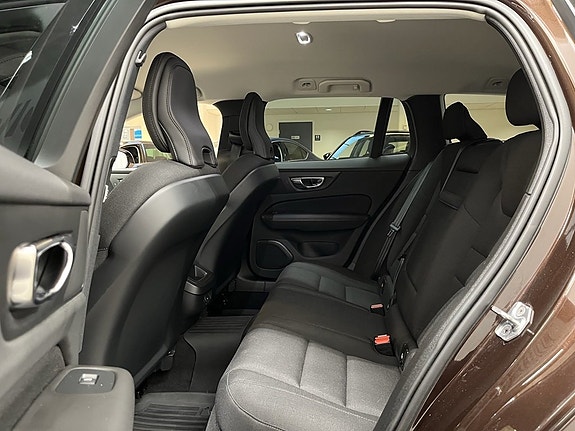 Volvo V60 10 of 20