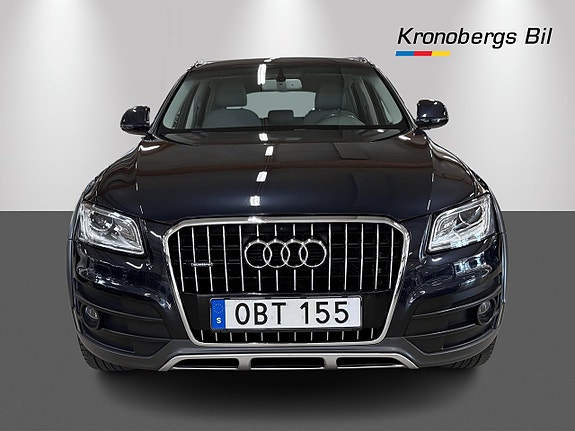 Audi Q5 2 of 18