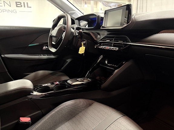 Peugeot 208 7 of 12