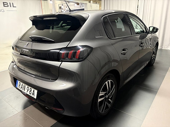 Peugeot 208 4 of 12