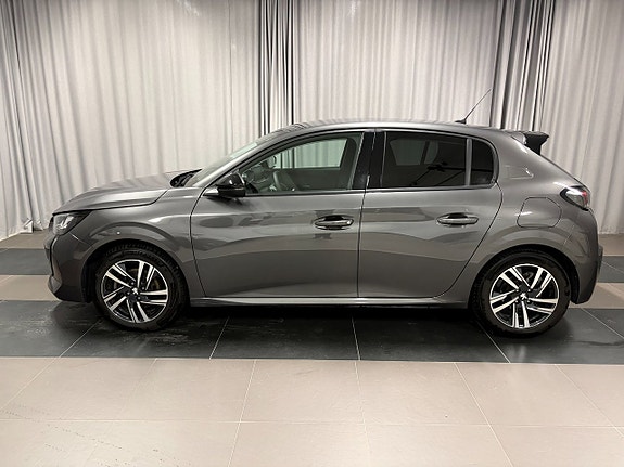 Peugeot 208 2 of 12