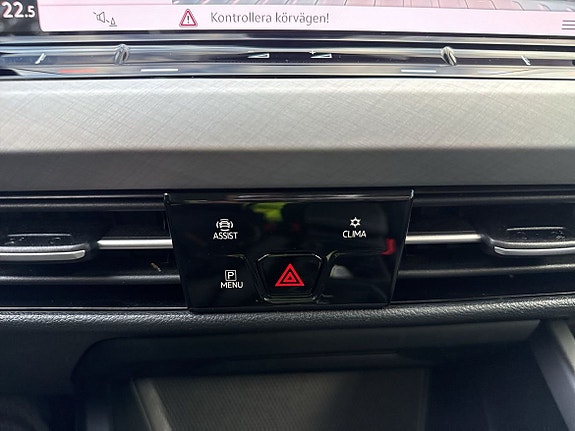 Volkswagen Golf I 21 of 23