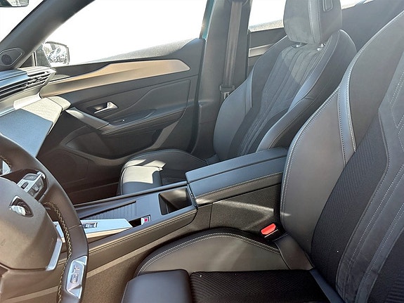 Peugeot 408 4 of 19