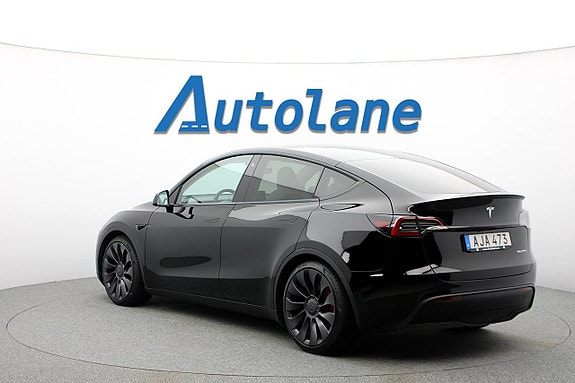 Tesla Model Y 7 of 28