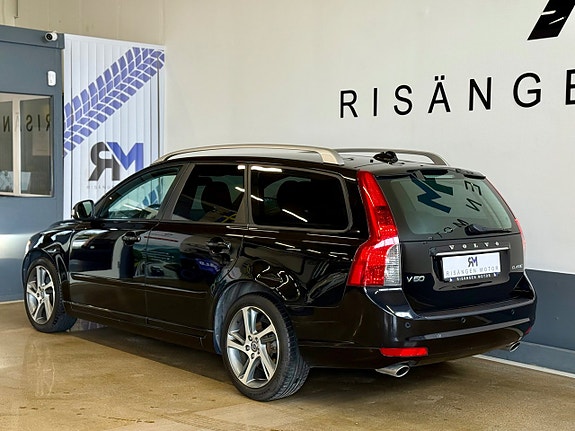 Volvo V50 2 of 13