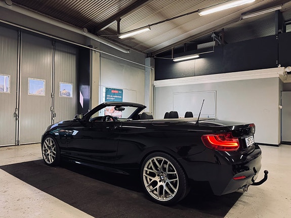 BMW 220d 4 of 23
