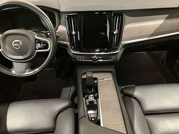 Volvo V90 Cross Country 13 of 14
