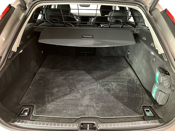 Volvo V90 Cross Country 14 of 14