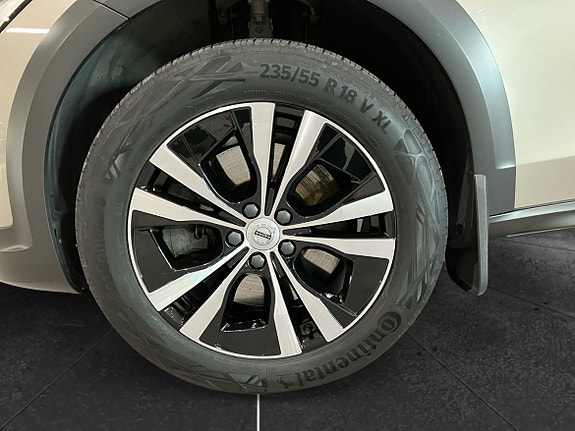 Volvo V90 Cross Country 10 of 14