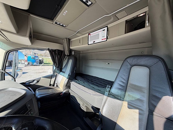 VOLVO FH KRANBIL ÅR 2021 LÅGMIL PK 53.002 JIBB 10 of 11