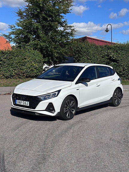 Hyundai i20 2 of 10