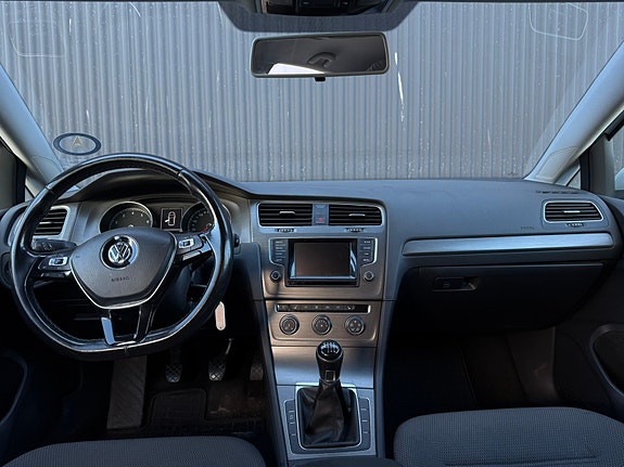 Volkswagen Golf VII 10 of 10