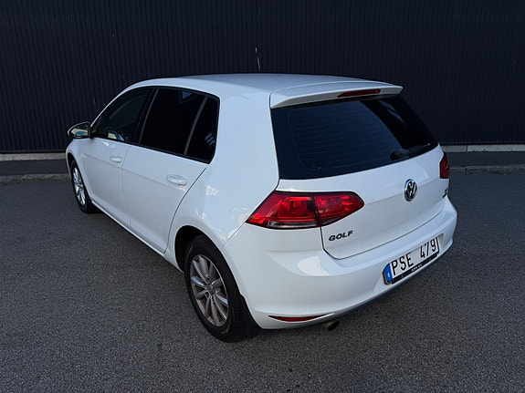 Volkswagen Golf VII 3 of 10