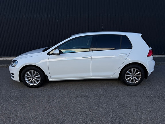 Volkswagen Golf VII 2 of 10
