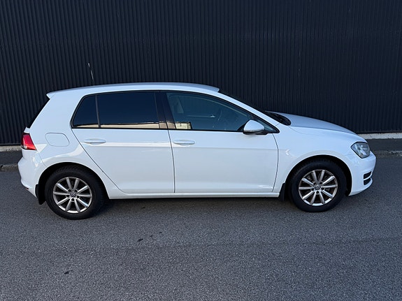 Volkswagen Golf VII 6 of 10