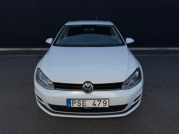 Volkswagen Golf VII 8 of 10