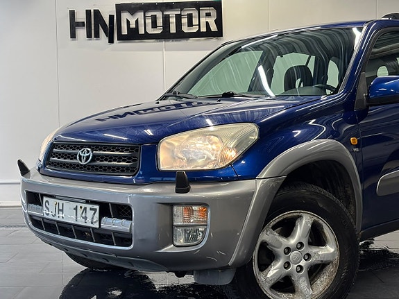 Toyota RAV4 2 of 21