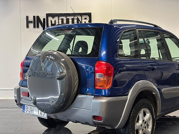 Toyota RAV4 5 of 21