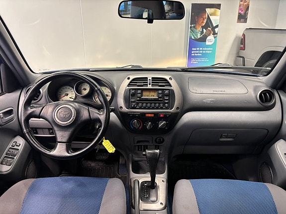 Toyota RAV4 13 of 21
