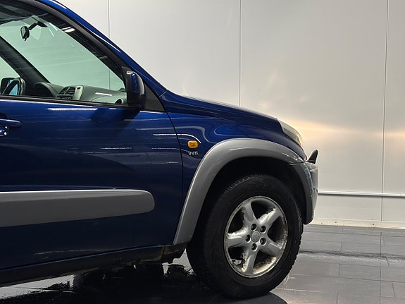 Toyota RAV4 8 of 21