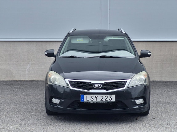 Kia Ceed 4 of 8