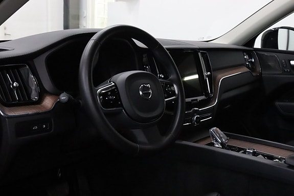 Volvo XC60 13 of 30