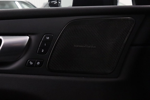 Volvo XC60 21 of 30