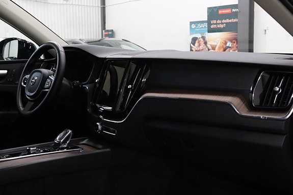 Volvo XC60 15 of 30