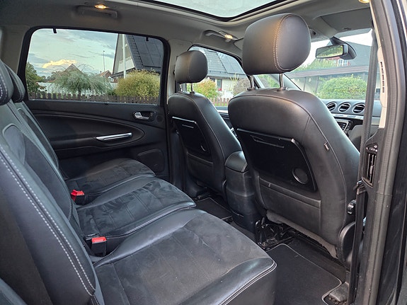 Ford S-MAX 8 of 13