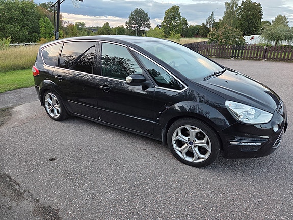 Ford S-MAX 3 of 13