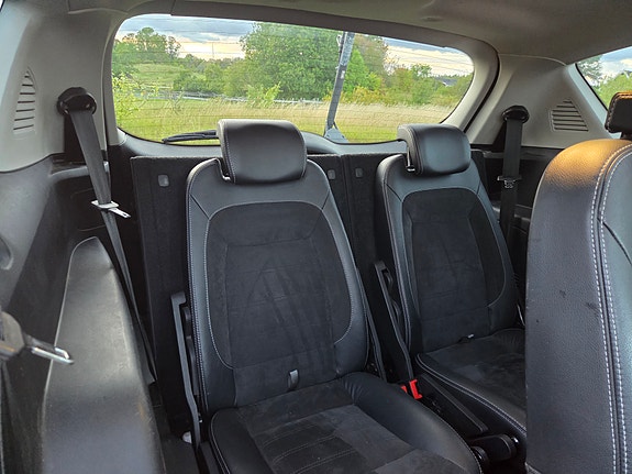 Ford S-MAX 7 of 13