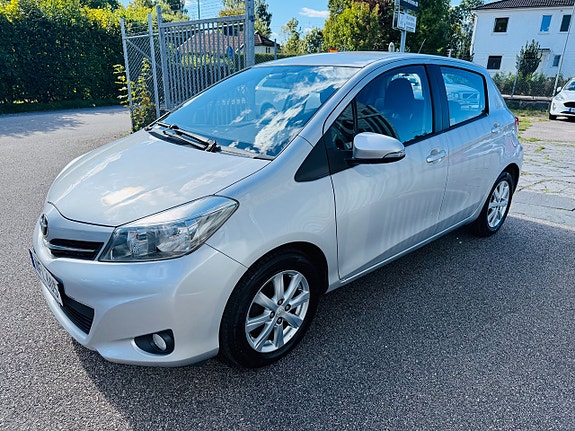 Toyota Yaris 9 of 25