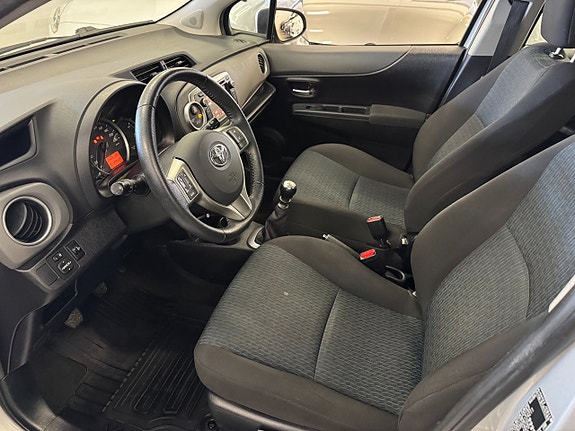 Toyota Yaris 20 of 25
